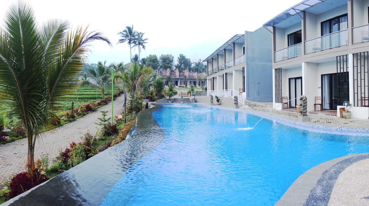 Grand Harvest Resort & Villas Banyuwangi  Exterior photo